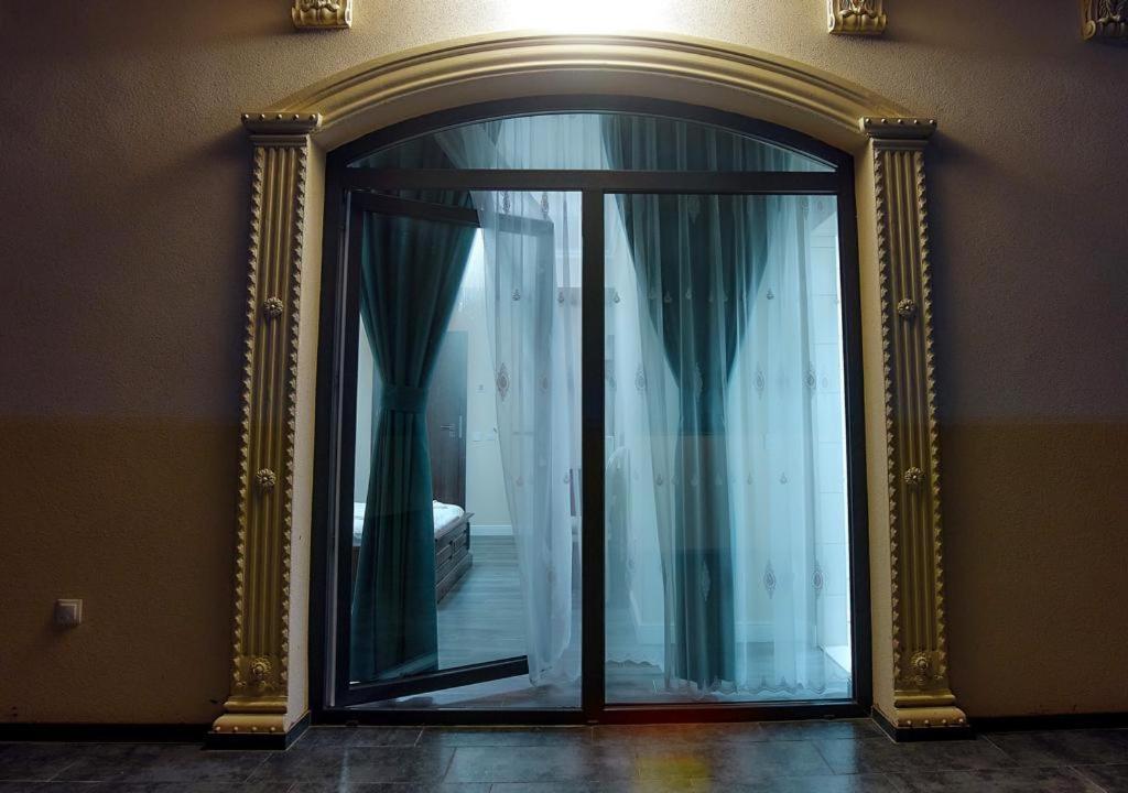 Hotel Imperium Botiz Exterior foto